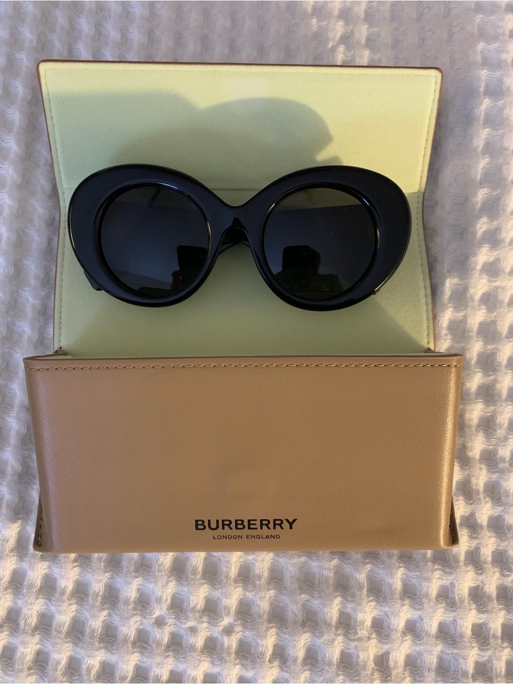 Burberry Black Margot Sunglasses NWT Case Box Authentic - Picture 2 of 8